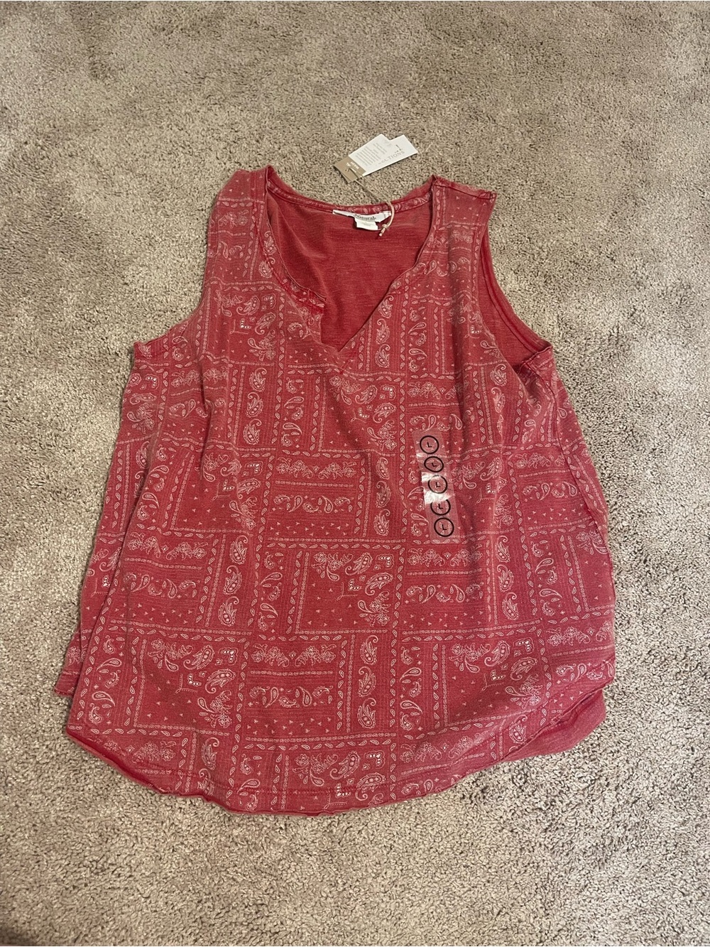 Women's V-Neck Bandana Print Tank Top - Red
